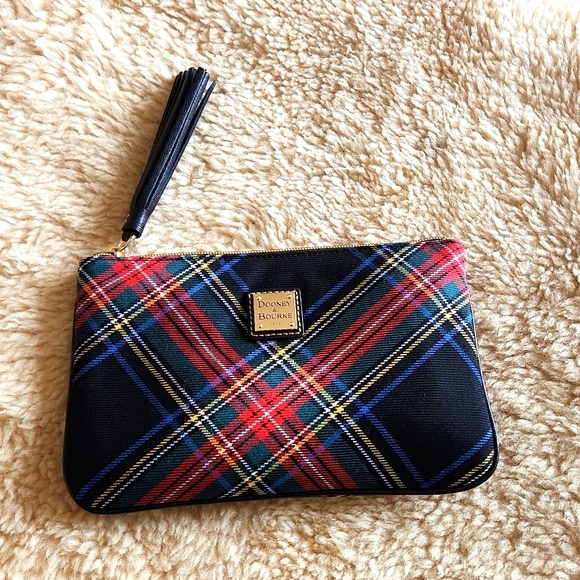 Gorgeous NWOT Dooney & Bourke Tartan Plaid Clutch 🖤💙❤️ - Picture 12 of 14